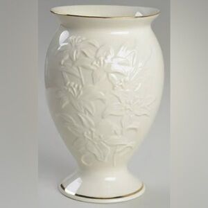 Lenox Ivory Tiger Lily Vase